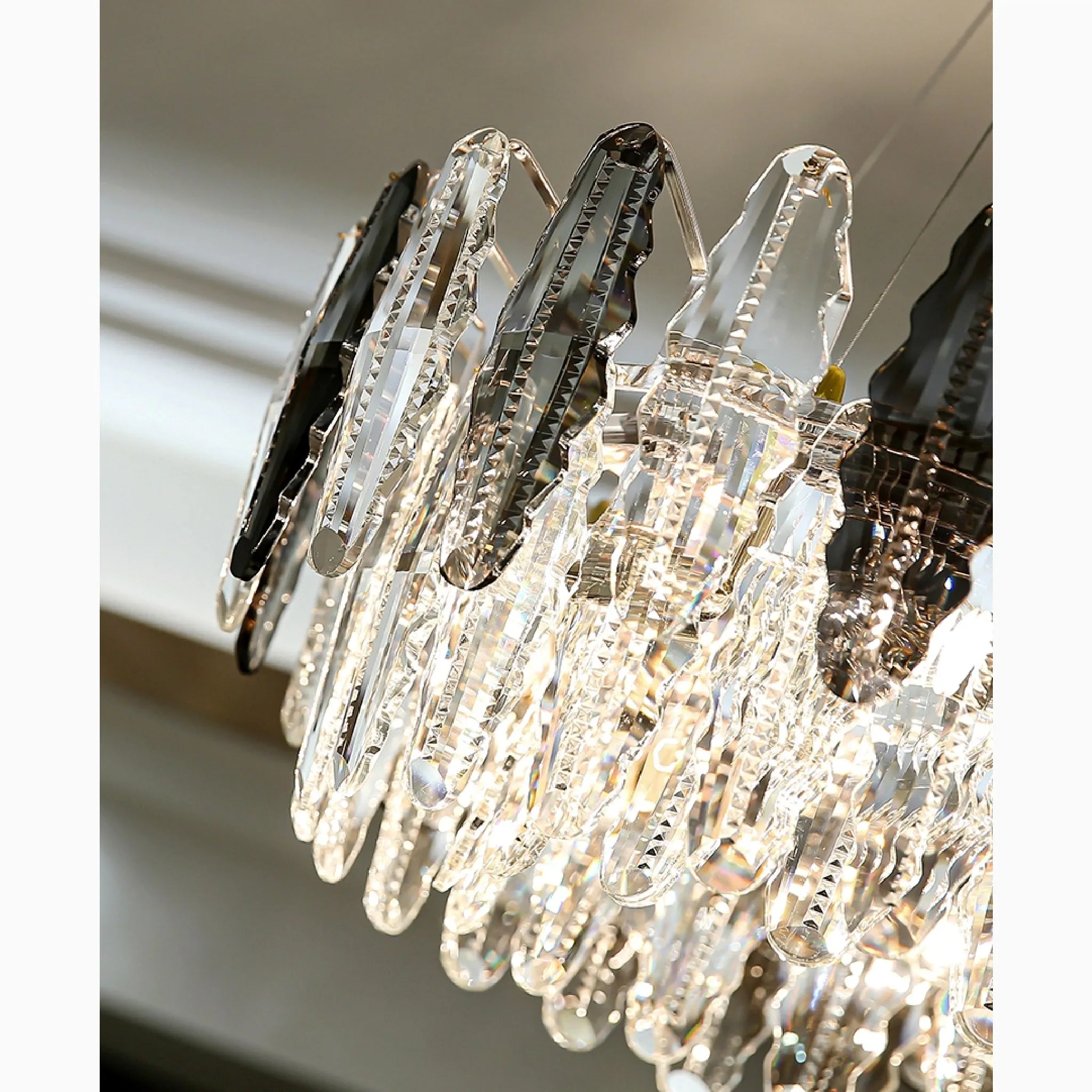 Almè | Elegant Luxury Gold Crystal Shine Chandelier