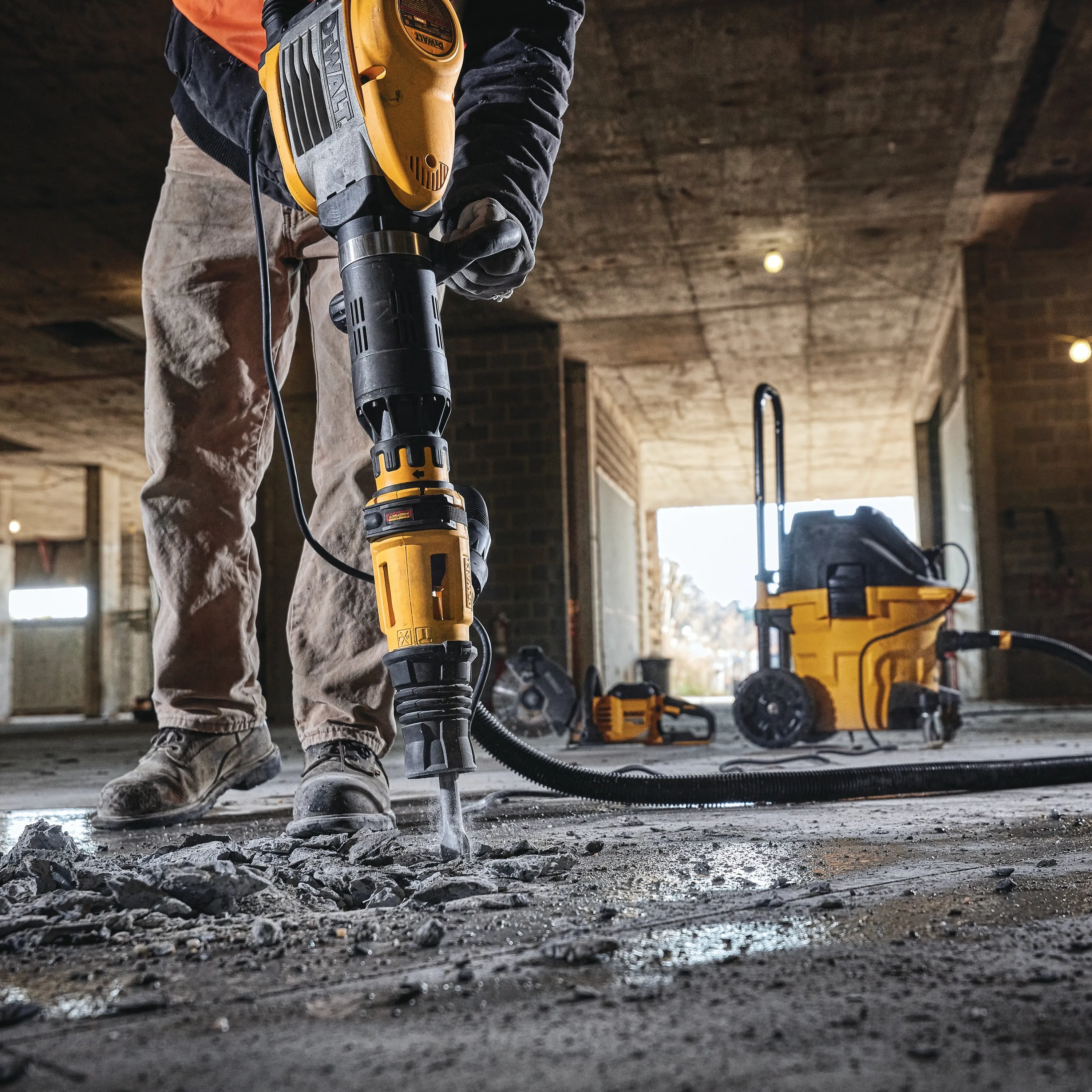 Dewalt® Large Hammer Dust Extraction - Chiseling, DWH053K