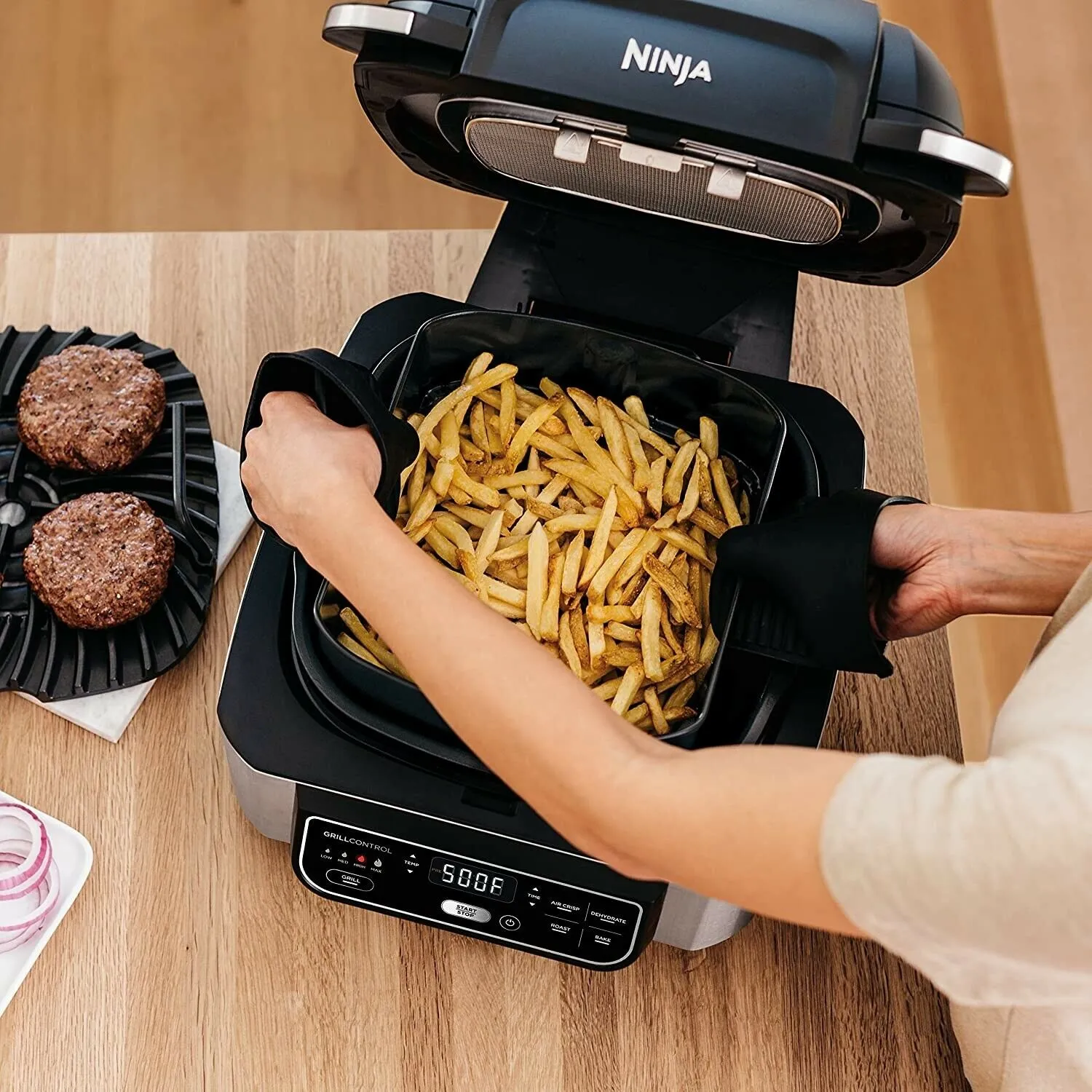 Ninja Foodi 5-in-1 Indoor Grill w/ Air Fry, Roast (IG302QB)