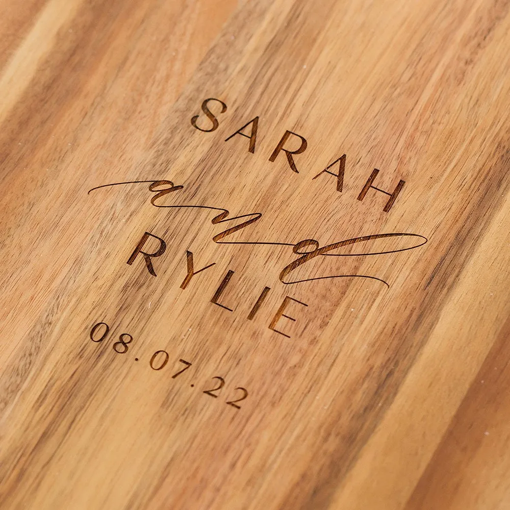 PERSONALIZED WOODEN CUTTING & SERVING BOARD WITH WHITE HANDLE  -  MODERN COUPLE